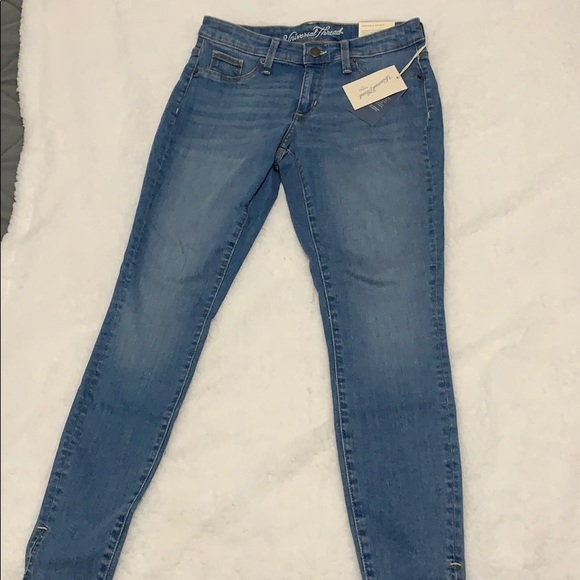 Light wash jeans - Picture 1 of 4